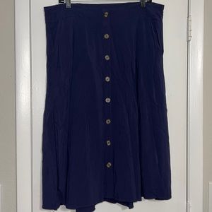 Torrid Navy Midi Challis Button-Front Skirt with Pockets Size 1 (1X)